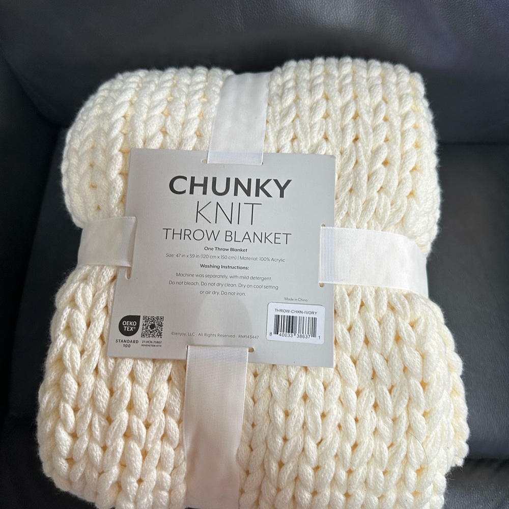 Chunky Knit Throw Blanket - Cream